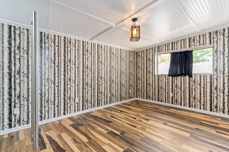 More Photos Of 2200 La Osa st, Tucson Light Distribution For Lease