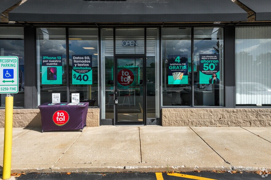 More Photos Of 4301-4323 S Ashland Ave, Chicago Storefront For Lease