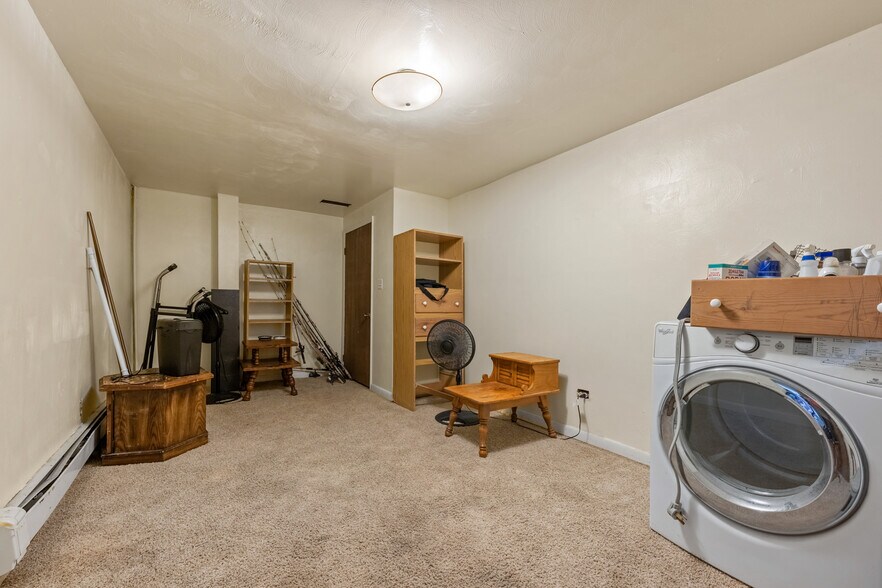 More Photos Of 416 State St, Trinidad Flex For Sale