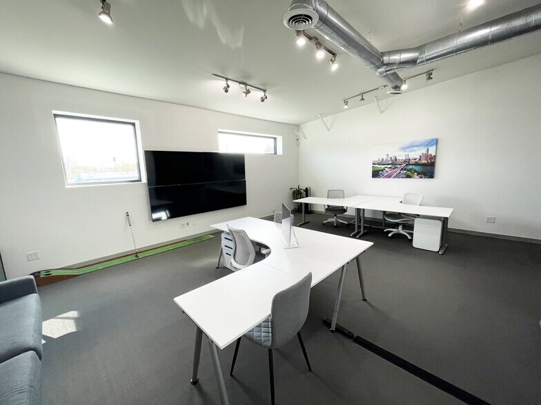 More Photos Of 3700 Thompson St, Austin Loft Creative Space For Lease