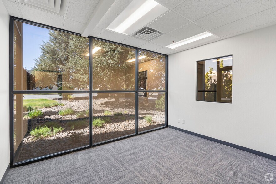 More Photos Of 4643 Aircenter Cir, Reno Manufacturing For Lease