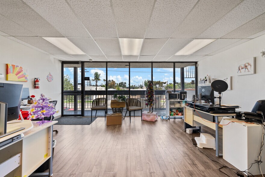 More Photos Of 10752-10754 Burbank Blvd, North Hollywood Office For Lease