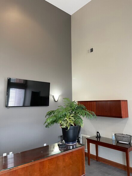 More Photos Of 3745 Medina Rd, Medina Office For Lease