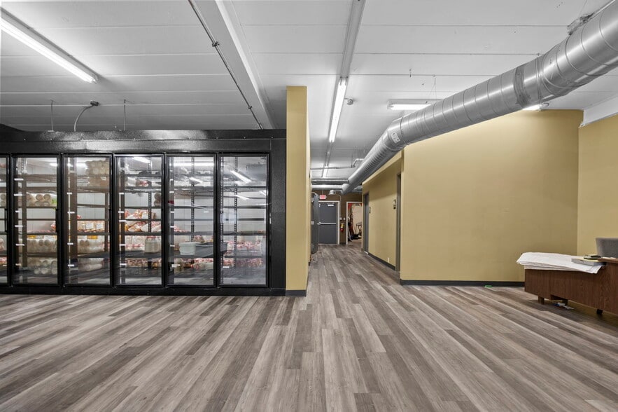 More Photos Of 755 N Snelling Ave N, Saint Paul Storefront For Lease