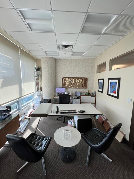 More Photos Of 20900 NE 30th Ave, Aventura Office Residential For Sale