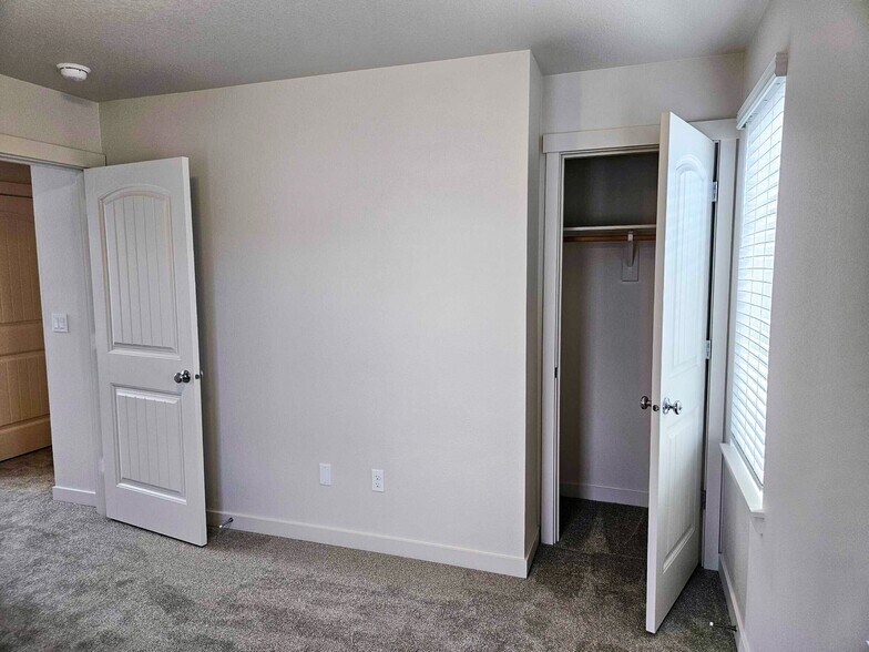 More Photos Of 2195 Audubon Ave SE, Salem Apartments For Sale