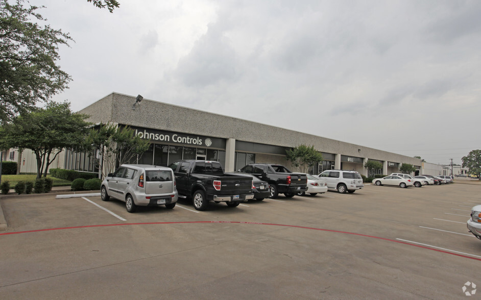 Primary Photo Of 7331-7477 Airport Fwy, Richland Hills Research And Development For Lease