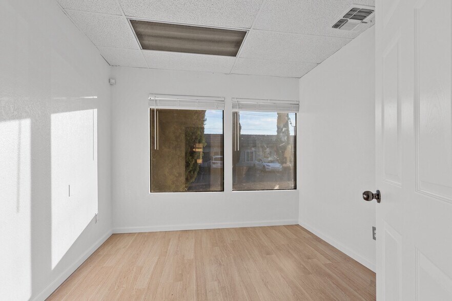 More Photos Of 4800 Manzanita Ave, Carmichael Office Residential For Lease