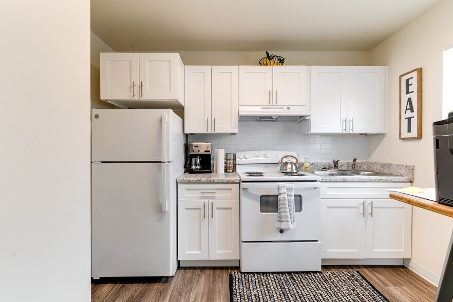 More Photos Of 1121 Stainback St, Petersburg Apartments For Sale