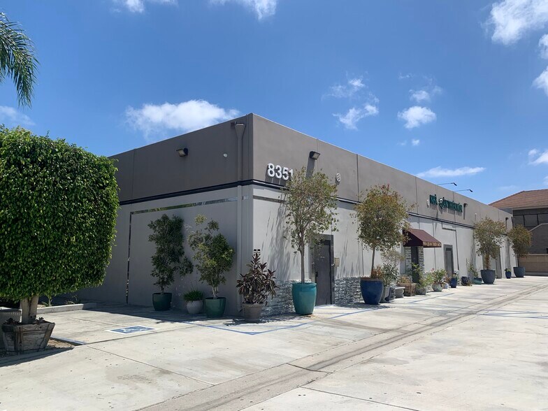 More Photos Of 8351 Katella Ave, Stanton Showroom For Sale