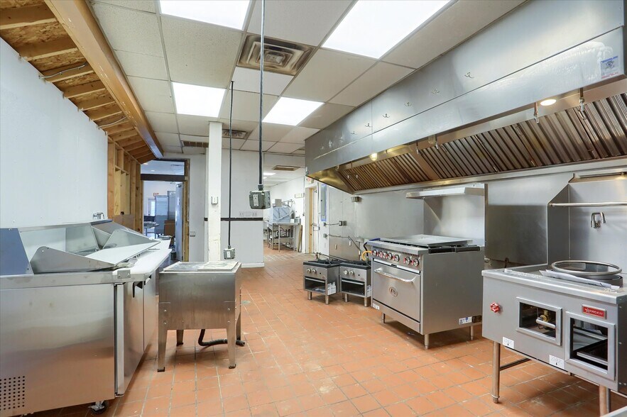 More Photos Of 5948 Linglestown Rd, Harrisburg Restaurant For Sale