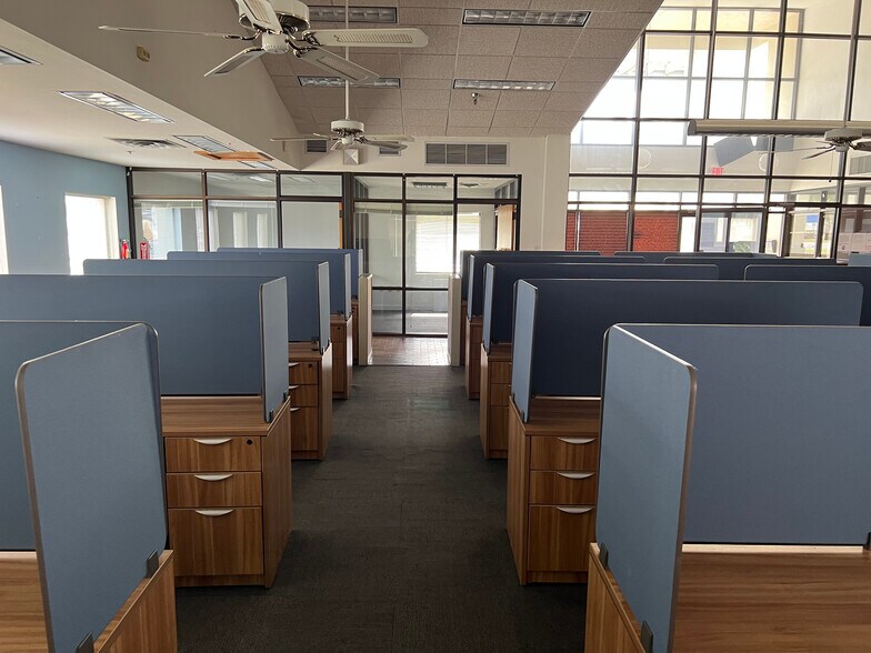 More Photos Of 455 6th St NW, Winter Haven Office For Lease