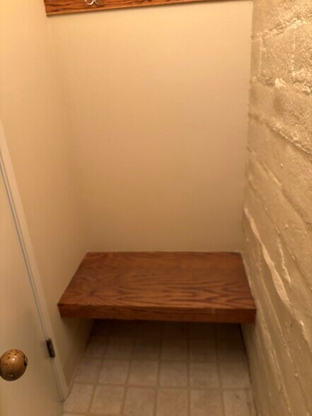 More Photos Of 222 W Lockeford St, Lodi Office For Lease