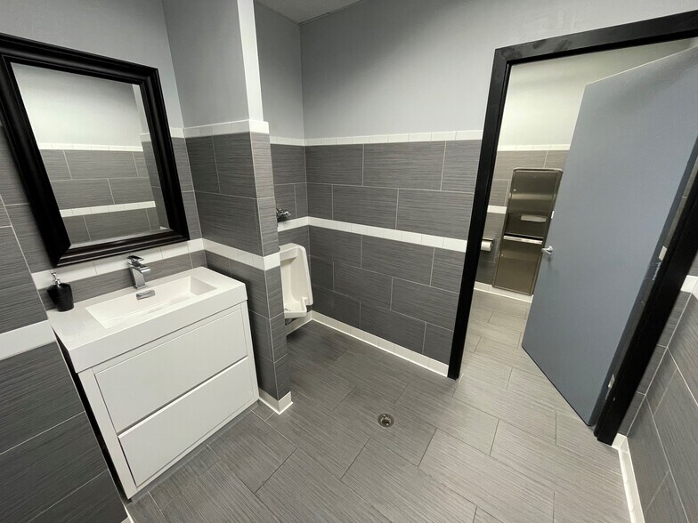 More Photos Of 2505 NW Boca Raton Blvd, Boca Raton Office For Sale