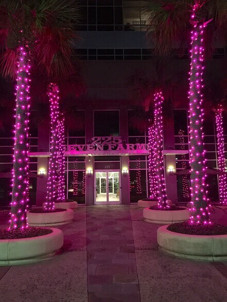 More Photos Of 225 Seven Farms Dr, Daniel Island Office Residential For Lease