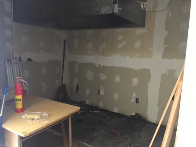 More Photos Of 541 University Pkwy, University Park Convenience Store For Sale