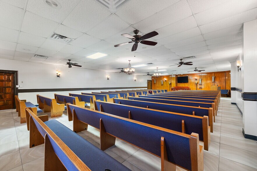 More Photos Of 2602 N Texas Blvd, Weslaco Freestanding For Sale