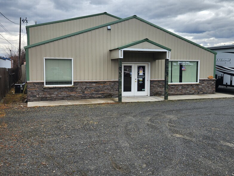 Primary Photo Of 1337 Bridge St, Clarkston Warehouse For Sale