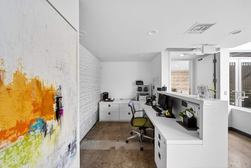 More Photos Of 7630 Biscayne Blvd, Miami Office For Lease