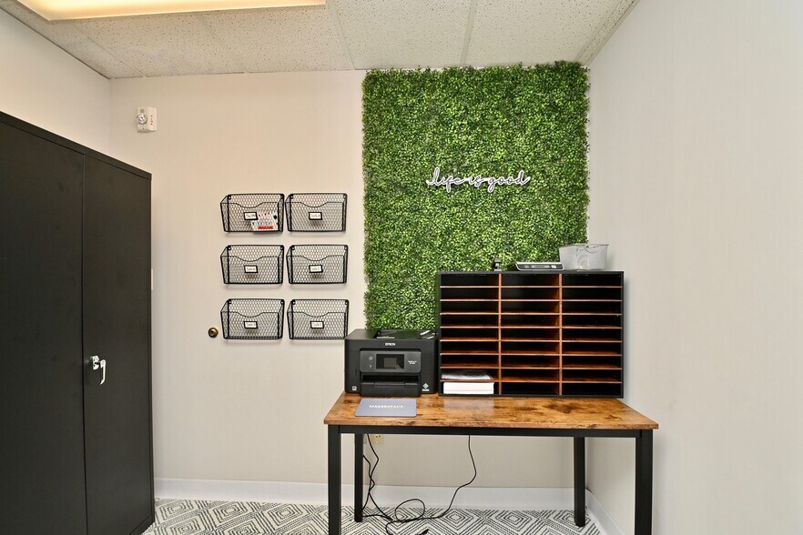 More Photos Of 10903 Indian Head Hwy, Fort Washington Office For Sale