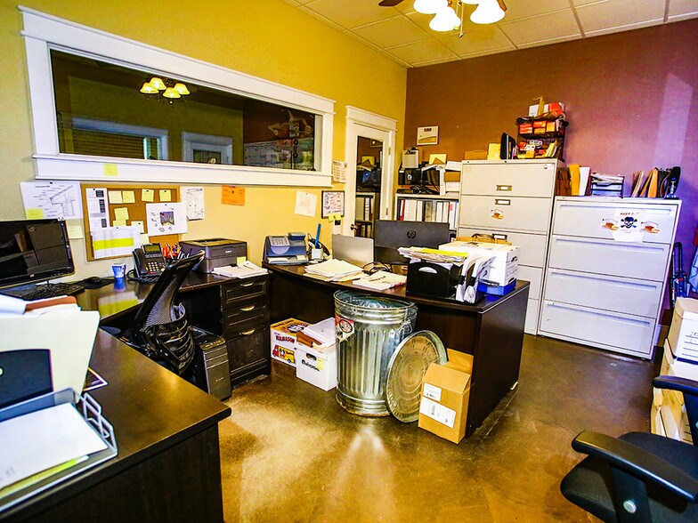 More Photos Of 42 Windsor Hwy, New Windsor Township Storefront Retail Office For Lease