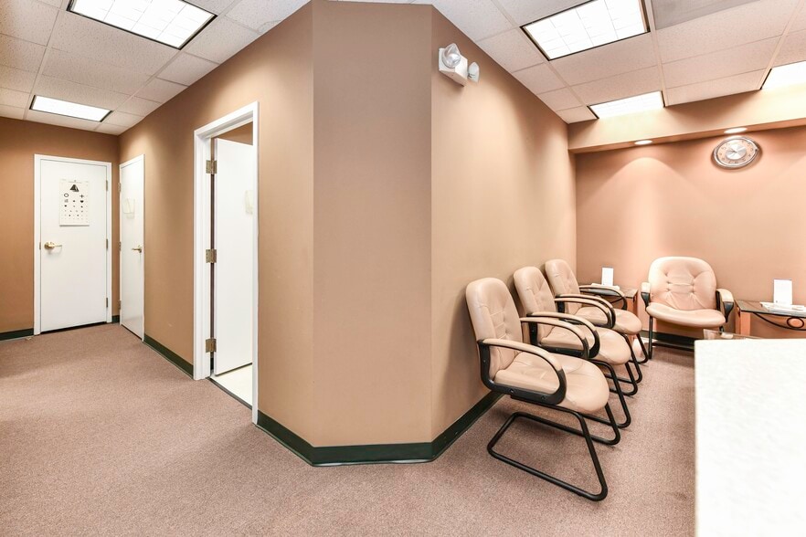 More Photos Of 3701 S George Mason Dr, Falls Church Apartments For Lease