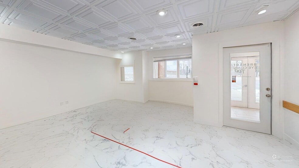 More Photos Of 718 N Bridge St, Yorkville Office For Lease