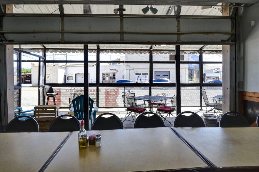 More Photos Of 231 Main St, Canon City Restaurant For Lease