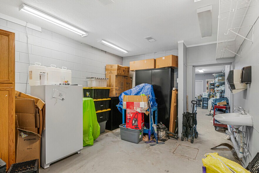 More Photos Of 315 S Welborn St, Hinesville Office For Sale