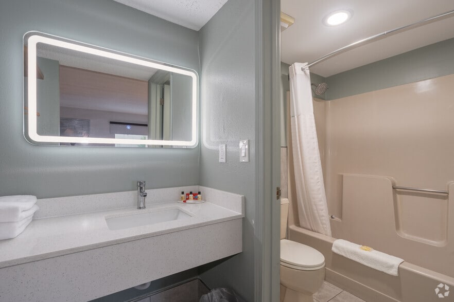 More Photos Of 419 Suedberg Rd, Pine Grove Hotel For Sale