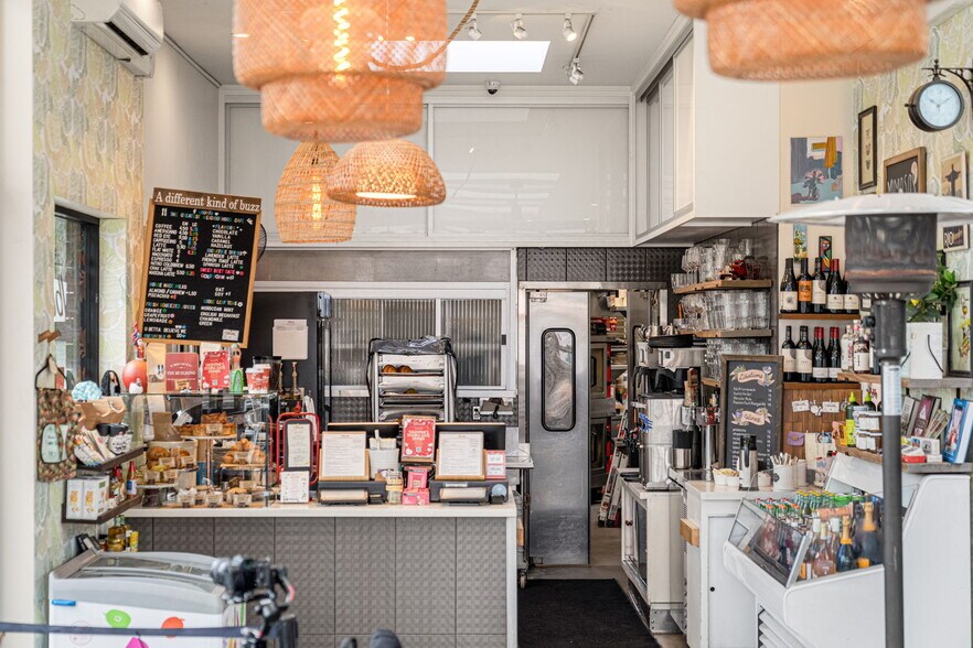 More Photos Of 335 Nieto Ave, Long Beach Restaurant For Sale