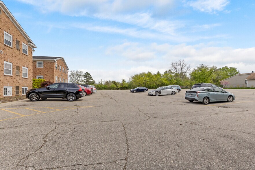 More Photos Of 2180 44th St SE, Kentwood Office For Sale