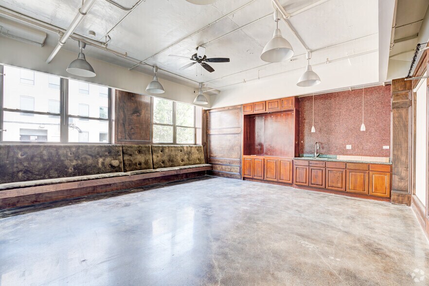More Photos Of 3520 S Morgan St, Chicago Loft Creative Space For Lease