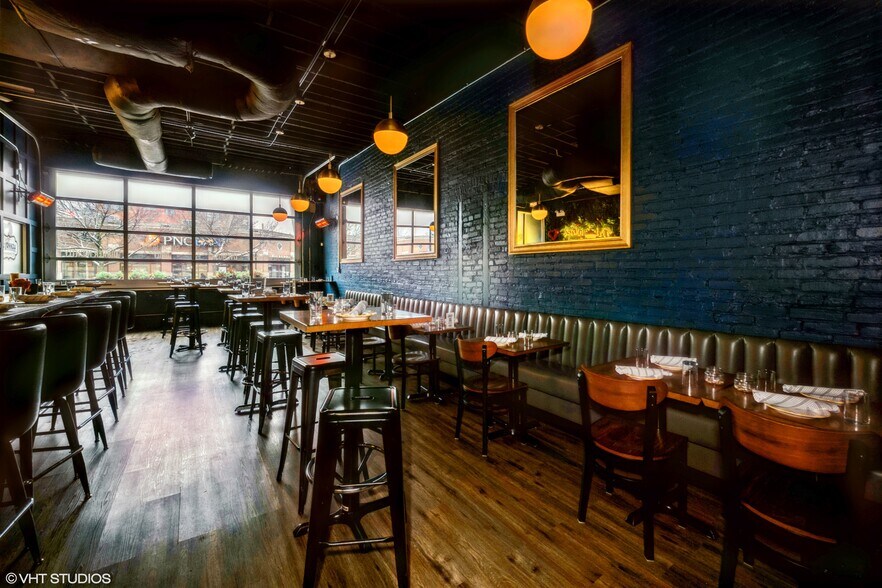 More Photos Of 1954 W Armitage Ave, Chicago Restaurant For Lease