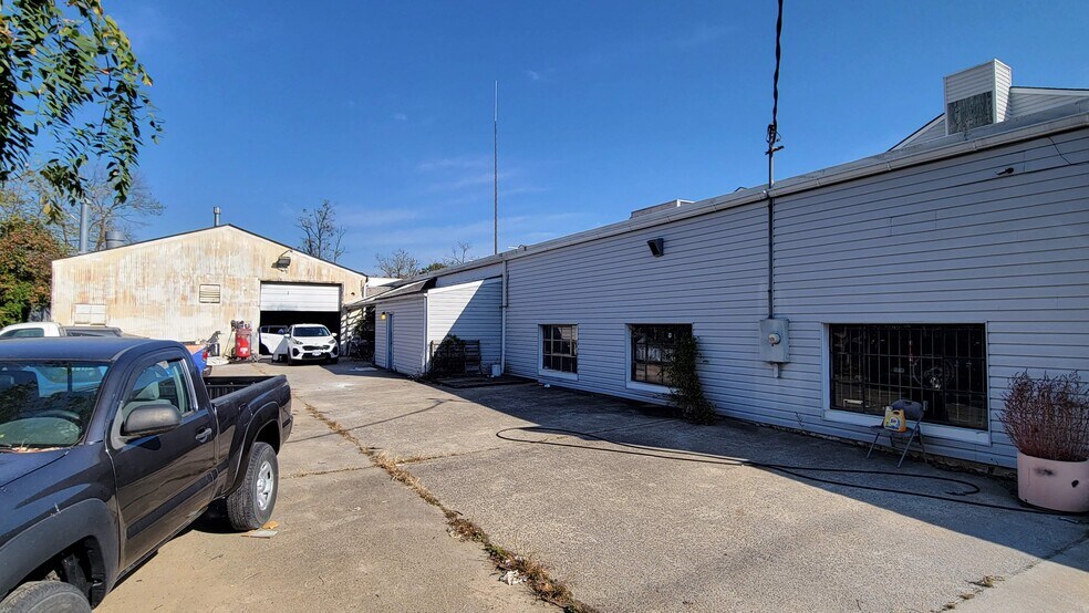 More Photos Of 1115 W Broad St, Falls Church Auto Repair For Sale