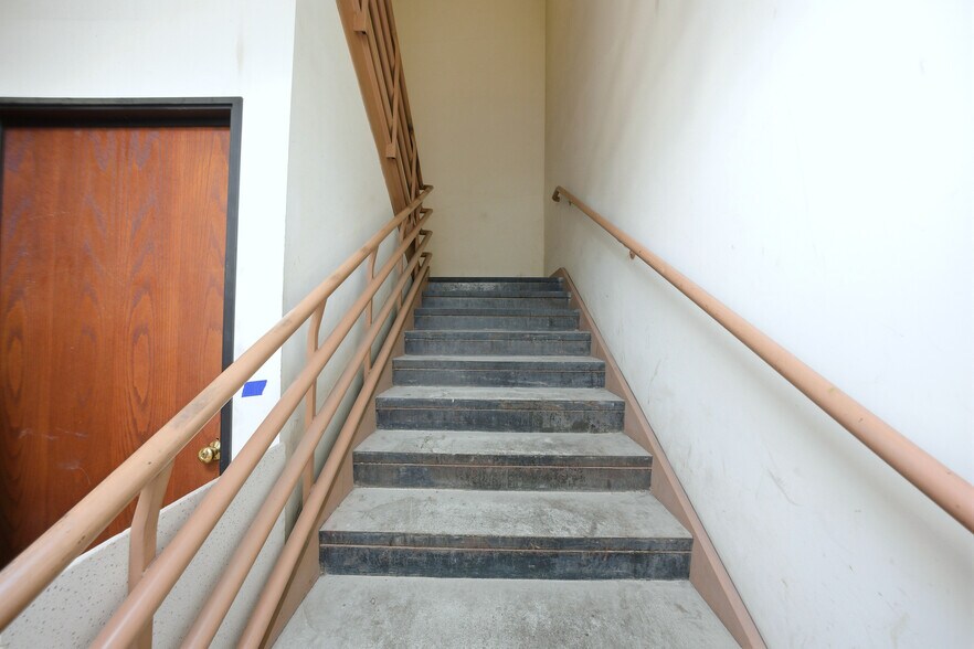 More Photos Of 910 N Amelia Ave, San Dimas Office For Lease