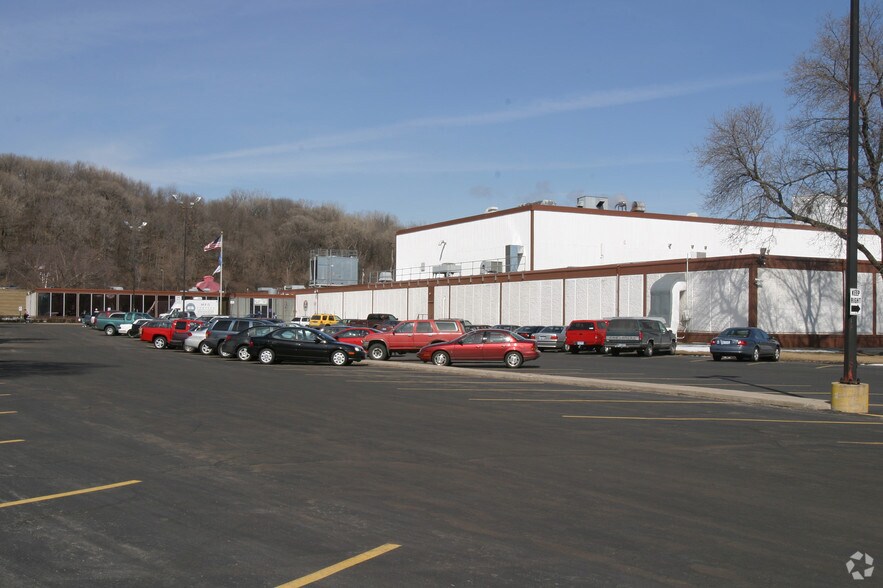 More Photos Of 2140 W 7th St, Saint Paul Manufacturing For Sale