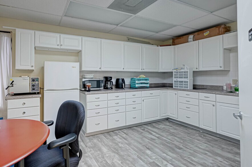 More Photos Of 2503-2510 Westminister St, Pearland Medical For Sale