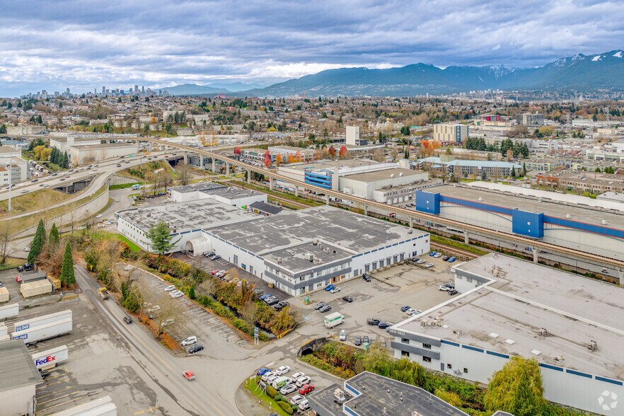 More Photos Of 2550 Boundary Rd, Burnaby Unknown For Lease