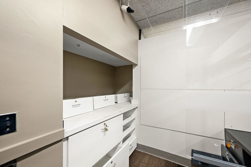 More Photos Of 1847-1855 Massachusetts Ave, Cambridge General Retail For Sale