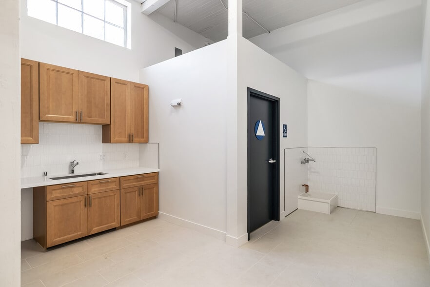 More Photos Of 1831-1849 Divisadero St, San Francisco Apartments For Lease