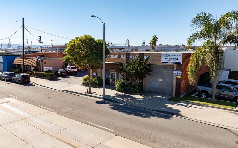 More Photos Of 16531-16539 S Broadway St, Gardena Warehouse For Sale