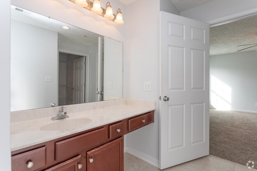 More Photos Of 2737 Kentberry Ave, Fayetteville Apartments For Sale