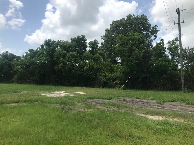 More Photos Of 117 W Archer Rd, Baytown Land For Sale