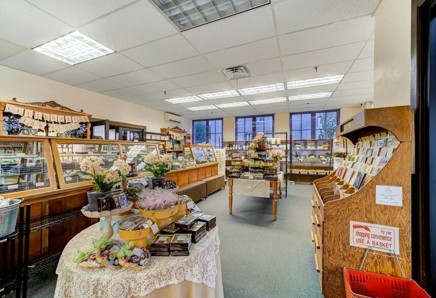 More Photos Of 269 Main St, Beacon Storefront For Sale