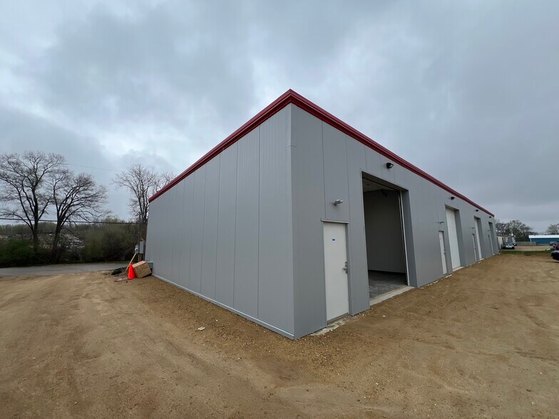 More Photos Of 4250 Acker Dr, Madison Self Storage For Lease