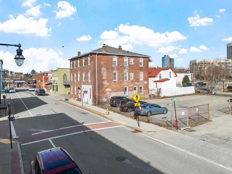 More Photos Of 12 Winter St, Worcester Apartments For Sale