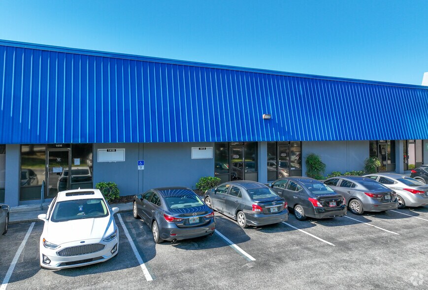 More Photos Of 217 Altamonte Commerce Blvd, Altamonte Springs Warehouse For Lease