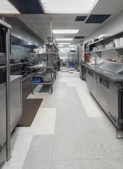 More Photos Of 205 Main St, Onalaska Specialty For Sale