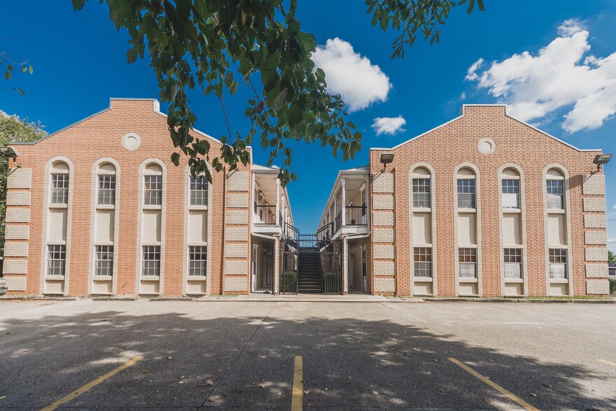 More Photos Of 2002 20th St, Kenner Office For Sale